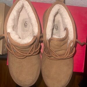 UGG Nuemel Boot Size 7 Men/Women 9 Chestnut